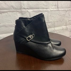 Blowfish Ankle Boots Booties Size 8.5 Black Zip